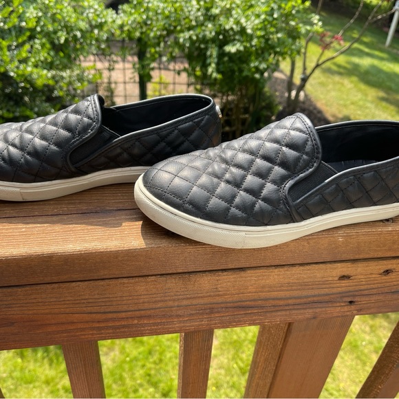 Ecentrcq Black Women’s Steve Madden Sneakers - Picture 4 of 7